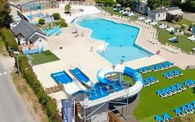 Mobil Home Tout Confort Ideal Pour 4 Personnes Dans Le Domaine De Dugny Camping 4 Etoiles, Proche De Blois, Du Zoo De Beauval Et Des Chateaux De La Loire